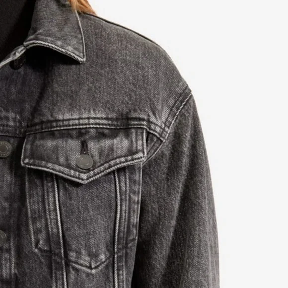 Everlane - The Denim Jacket - Picture 3 of 6